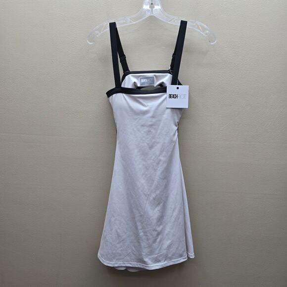 Beach Riot Dresses & Skirts - Beach Riot NWT Back Cutout Sage Mini Dress/skort Athletic White Black Size Small